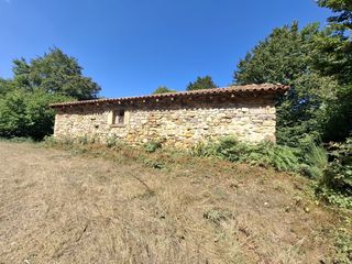 Casa  Uznayo - bº uznayo. Finca rústica de 8.549 m con cuadra invernal en uznayo  polacion