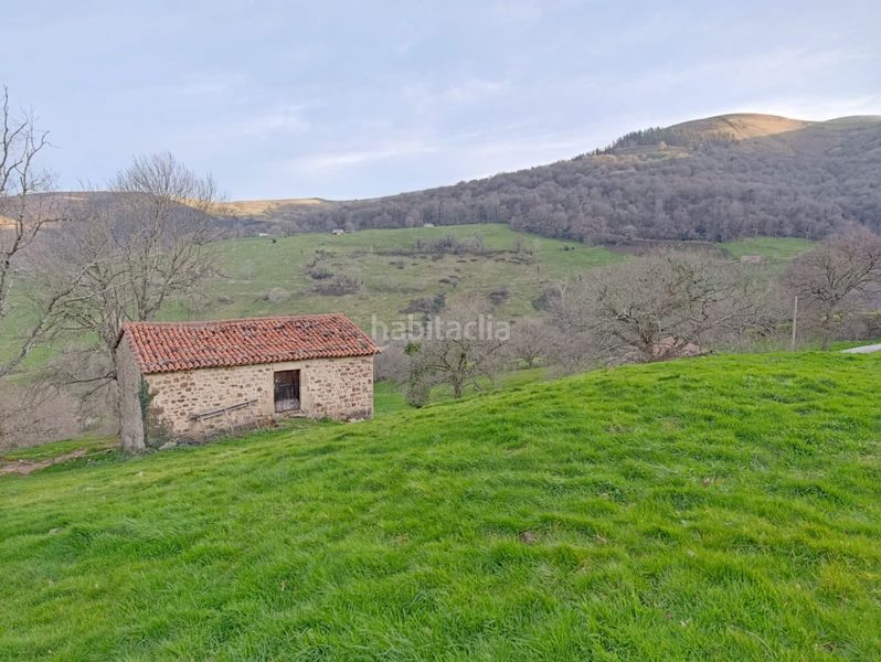 Foto 42eb1f74-d930-49ee-bf53-7ff24c05c54b. Casa a esles - geido polígono 32 parcela 83 a Santa María de Cayón