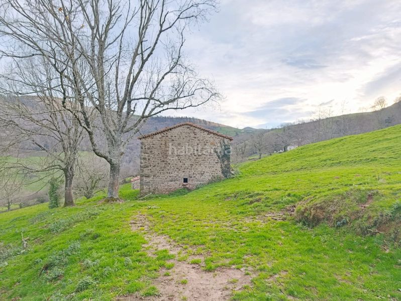 Foto d83f8ff3-47db-4961-a966-e92f8ea6dee6. Casa a esles - geido polígono 32 parcela 83 a Santa María de Cayón