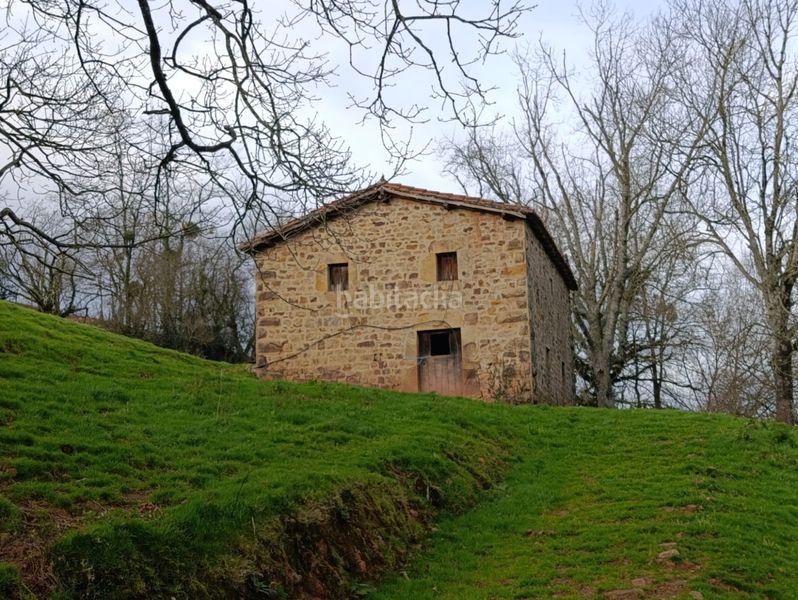 Foto dced1529-f776-451f-a190-5fc40e49e898. Casa a esles - geido polígono 32 parcela 83 a Santa María de Cayón