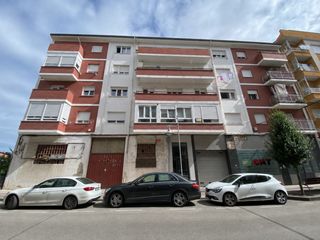 Flat  Torrelavega - cl jose gutierrez alonso. Si buscas una viviendatotalmente reformada, luminosa y lista par