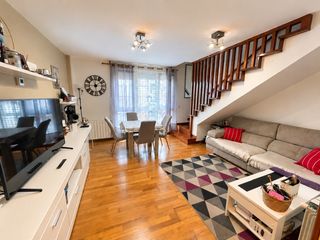 Flat in Renedo. Dúplex en venta en renedo este luminoso piso es tipo dúplex y se