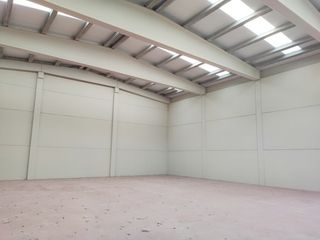 Fabrikhalle  Barros - c/alfonso alvarez miranda poligono barros. La nave se encuentra en un área de gran actividad empresarial co