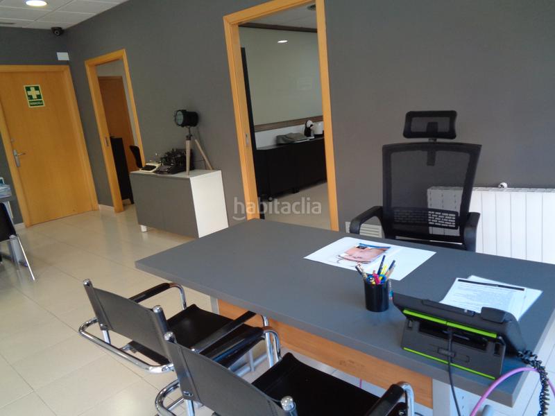 Foto f15aac4e-31f9-4a1b-8d0c-6e5f3287b30f. Alquiler local comercial en carrer de l'aurora 48 local comercial centrico en Igualada