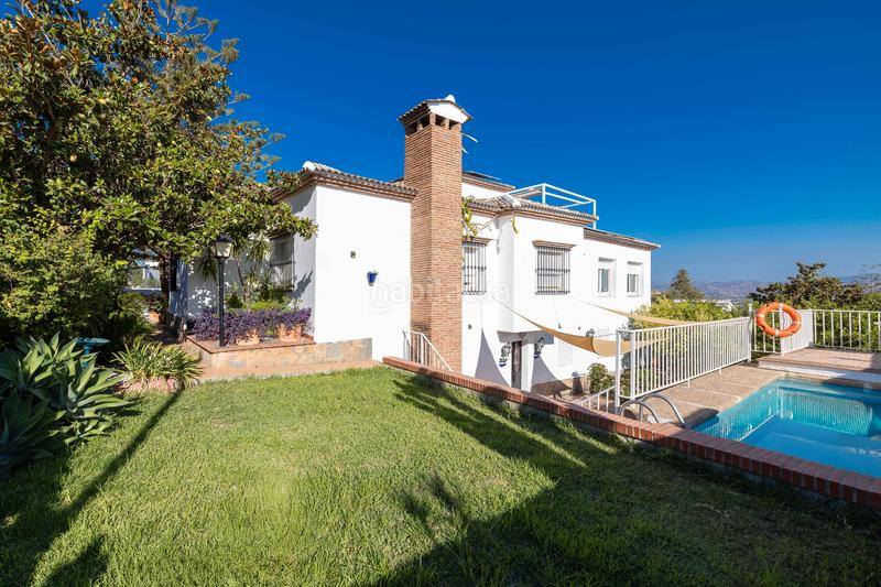 Foto 95c2cf52-d48a-47ca-94a1-4017f3a24560. Chalet  independiente en Manantiales - Lagar - Cortijo Alhaurín de la Torre