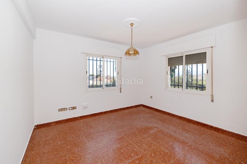 Foto 965f4c15-b55e-4cdf-bed0-a36ee886925d. Chalet avec parking piscine dans Puertosol Málaga