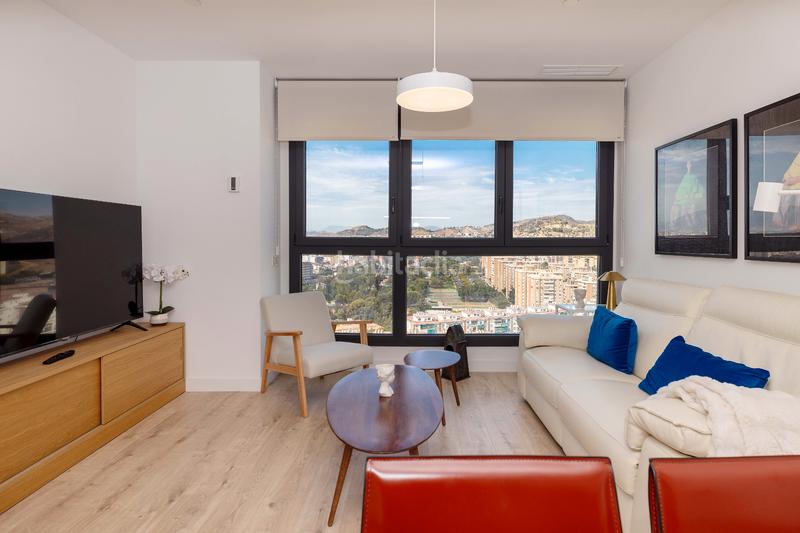 Foto b10260b7-b23c-40ba-bb97-53a92a0d504a. Etagenwohnung mit heizung parking pool in Martiricos - La Roca - La Rosaleda Málaga