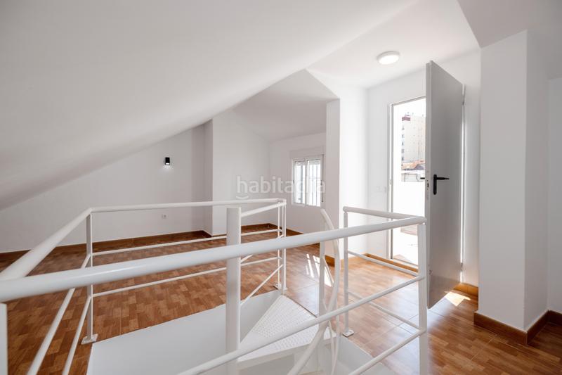 Foto 758abea4-222b-4153-8a49-5a825538de02. Àtic amb calefacció aparcament a Parque Victoria Eugenia Málaga