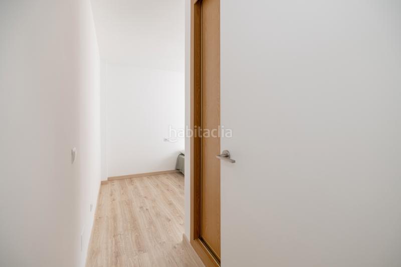 Foto 8bd4429f-f65e-4865-910b-ec84b4e6cb06. Àtic amb calefacció aparcament a Parque Victoria Eugenia Málaga