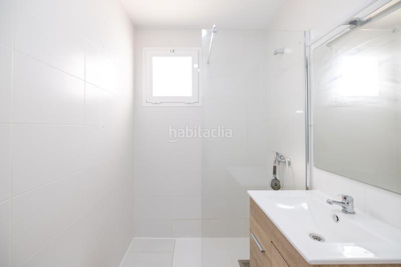 Foto df319bb9-0404-4e30-9cf5-a318044e3990. Àtic amb calefacció aparcament a Parque Victoria Eugenia Málaga