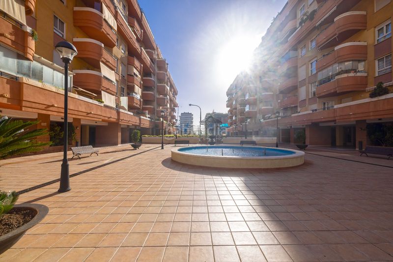 Foto 1aeb1451-f37f-4def-8e87-d5b6417feb1a. Pis amb calefacció aparcament piscina a Martín Carpena - Torre del Río Málaga