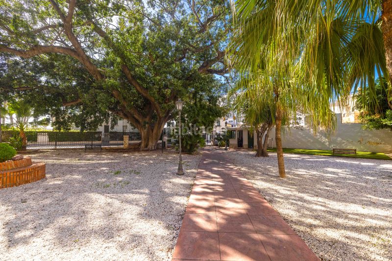 Foto a750a974-ebeb-4f4d-b70a-6291c94cad9a. Pis amb calefacció aparcament a Limonar Málaga