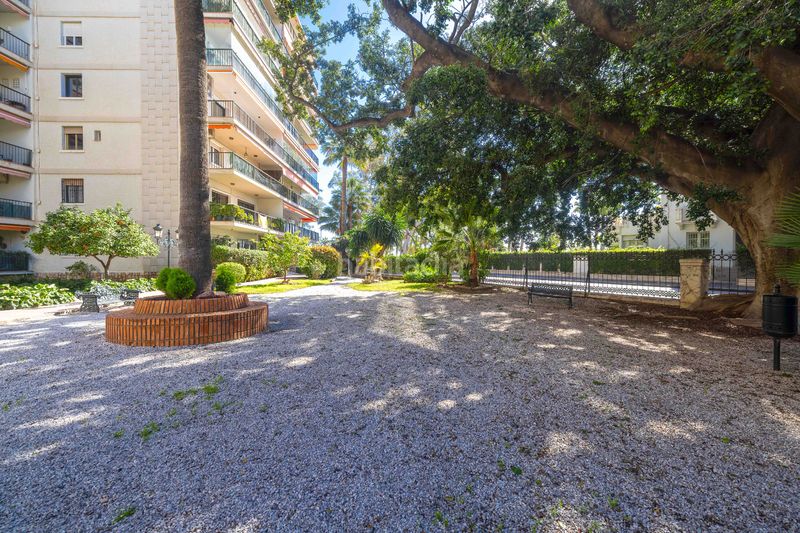 Foto c3b2d994-9a08-4afe-ab1e-e35960a0bd2d. Pis amb calefacció aparcament a Limonar Málaga