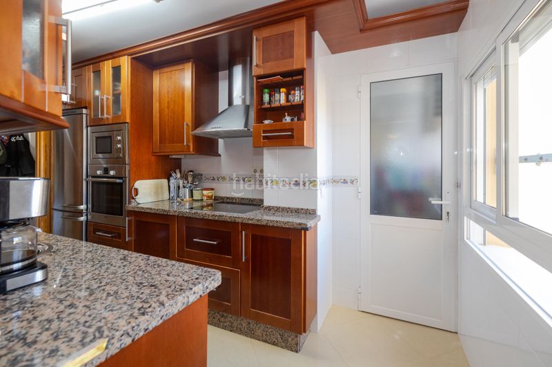 Foto 46242640-494d-44bc-8bba-6325ac870a72. Pis amb calefacció aparcament a Carranque - Haza Cuevas Málaga