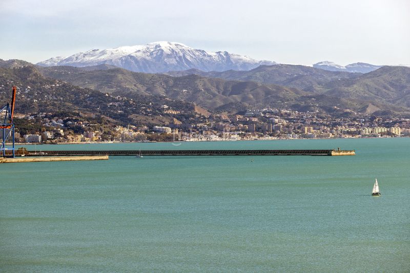Foto 4f40f9da-4768-4c77-91f3-0bf895cca0ca. Pis amb calefacció aparcament piscina a Martín Carpena - Torre del Río Málaga