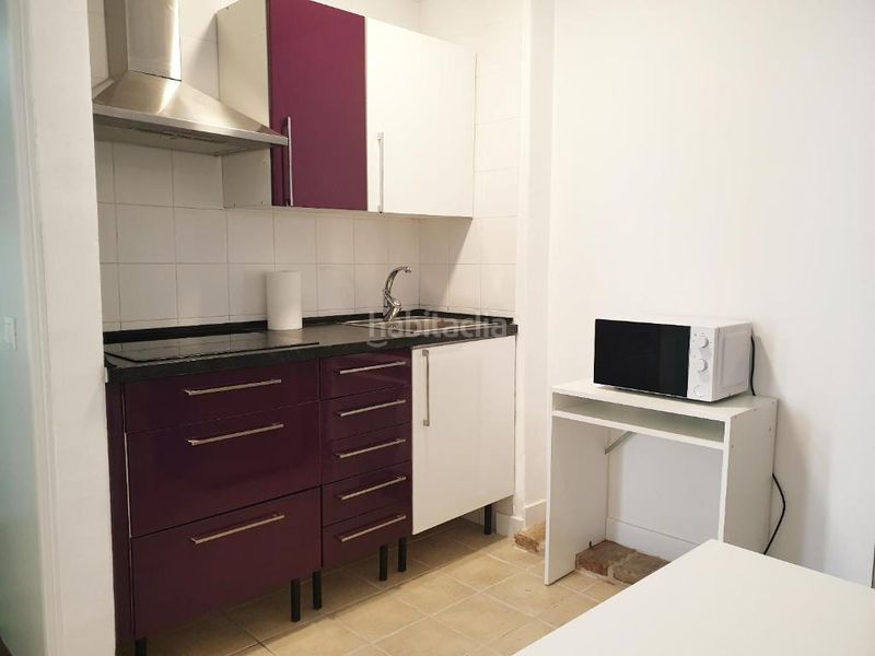 Foto bfd888d5-8182-40ba-ada2-6b0c7ea36201. Edificio in La Victoria Málaga