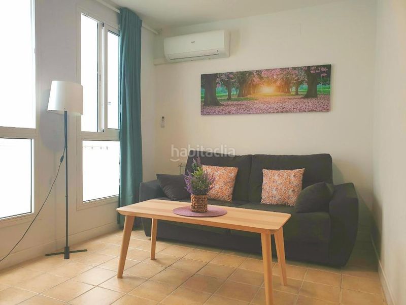 Foto d4a1ee05-6837-474b-b5da-e003eedaa8aa. Edificio in La Victoria Málaga