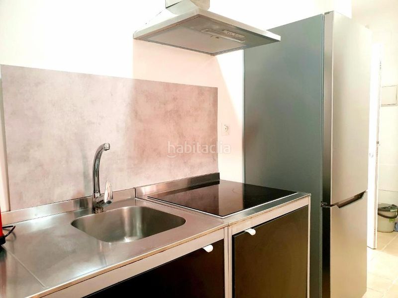 Foto ee9b757b-4f7d-4d09-be99-f98c2c316a48. Edificio in La Victoria Málaga