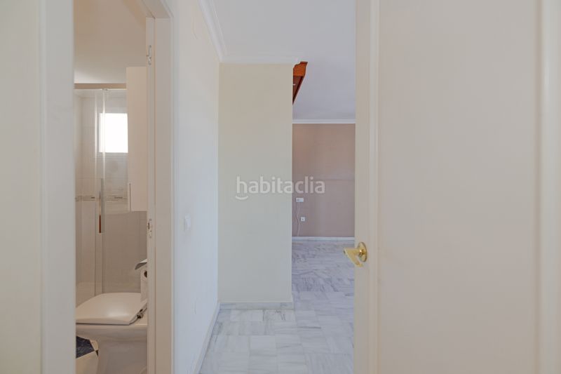 Foto 1d98d9e3-1ace-4524-aeb6-0242c0c52f2f. Dúplex amb xemeneia calefacció aparcament piscina a Rincón de la Victoria