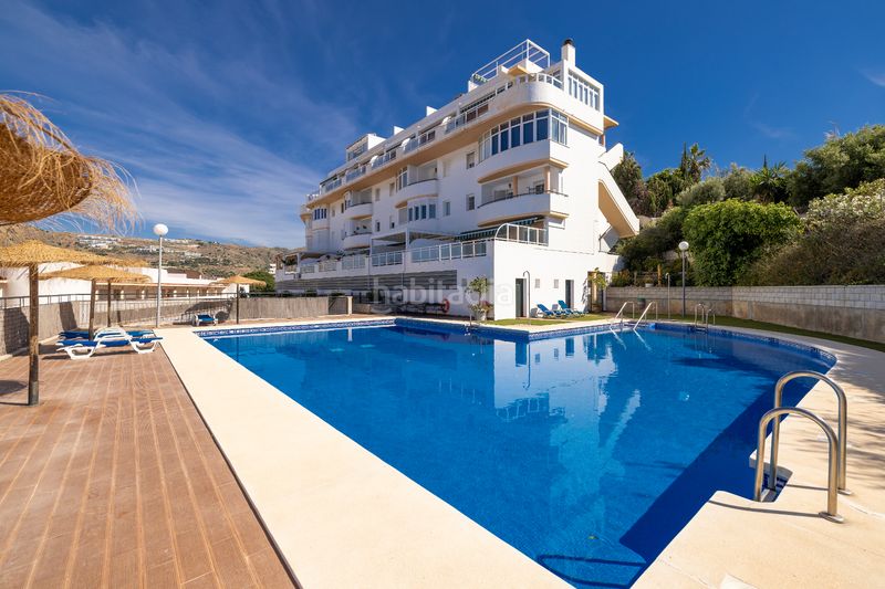 Foto b7d4ea9a-c7d8-41b6-b32d-839d036ef622. Dúplex amb xemeneia calefacció aparcament piscina a Rincón de la Victoria