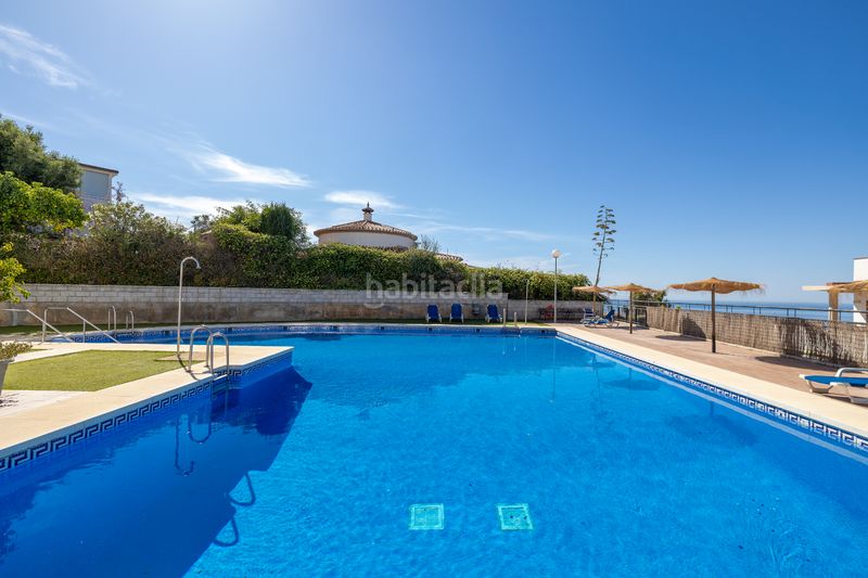 Foto d823c7ef-337b-4107-b11f-41e8e9fb02c2. Dúplex amb xemeneia calefacció aparcament piscina a Rincón de la Victoria