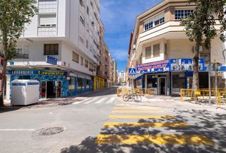 Business premise in Los Castillejos - La Trinidad. Venta de local comercial en distrito bailen