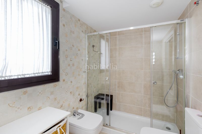Foto 4a4b2aaa-115e-41c3-ab97-b22bdfb88d21. Pis amb calefacció aparcament piscina a Paseo Marítimo Oeste - Pacífico Málaga