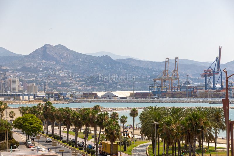Foto 7f7fe4c9-7a8b-4b87-b6ae-e7264a3e6f73. Pis amb calefacció aparcament piscina a Paseo Marítimo Oeste - Pacífico Málaga