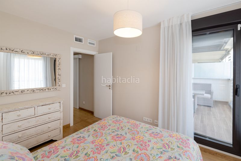 Foto aab37398-4c09-45fd-8c35-fdfc00a169ab. Pis amb calefacció aparcament piscina a Paseo Marítimo Oeste - Pacífico Málaga
