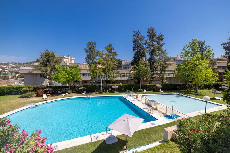 Foto 1dcd8de8-f5d2-451a-b7a2-ba6f9f42ff8d. Pis amb calefacció aparcament piscina a Limonar Málaga