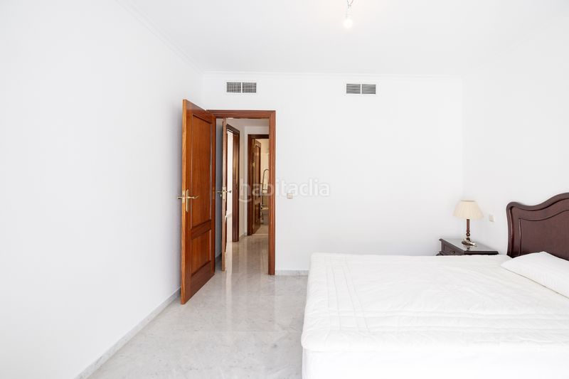 Foto a3d35a11-25d9-47c4-b68e-30fc8ddb6394. Pis amb calefacció aparcament piscina a Limonar Málaga