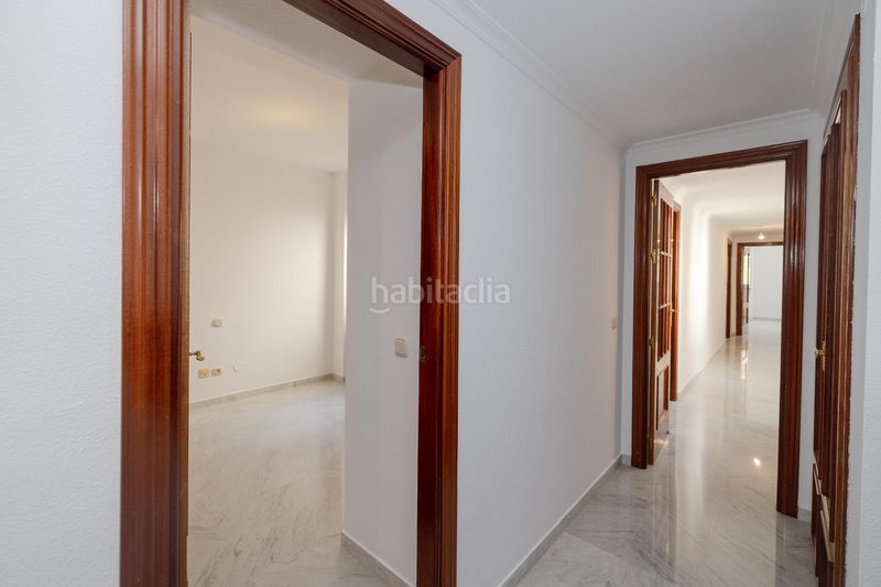 Foto b9b57128-094a-49d9-bc3a-314864179fe9. Pis amb calefacció aparcament piscina a Limonar Málaga