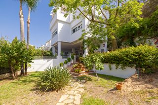 Doppelhaus in Limonar. Exclusivo chalet en el limonar