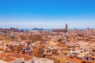 Appartamento  Calle carrión. Piso-ático con vistas panorámicas a málaga y al mediterráneo en