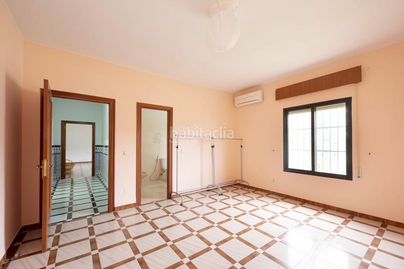 Foto 120aa993-6f06-4a54-b6a5-8f9fce65a29b. Chalet villa con zonas verdes y vistas directas al mar en Benalmádena