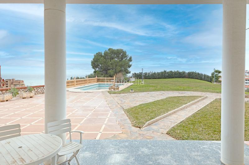 Foto a3851e88-46c1-43ba-81fd-e4a31fd210a2. Chalet villa con zonas verdes y vistas directas al mar en Benalmádena