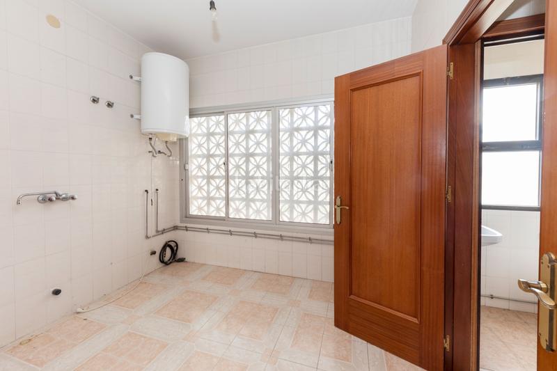 Foto b4ed133b-d2ad-413e-a6c1-b816b7aae9ce. Chalet villa con zonas verdes y vistas directas al mar en Benalmádena