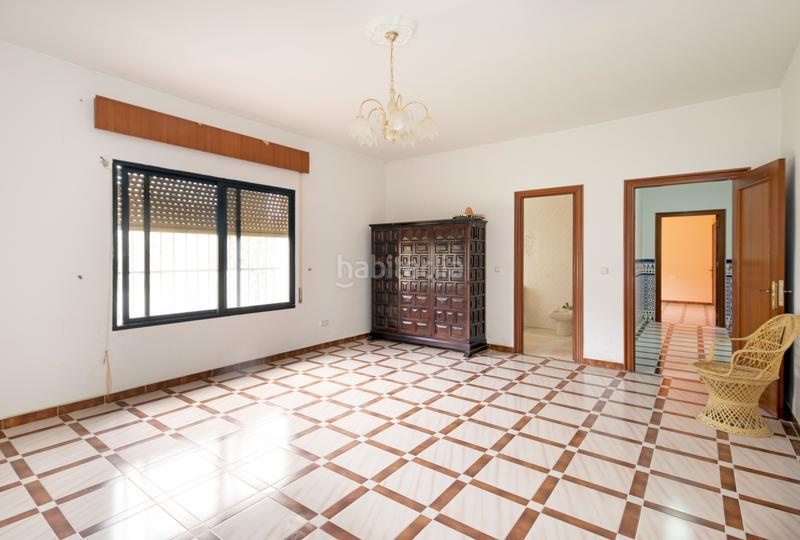Foto f2b2b4e9-3858-4d7d-8d7d-50ea59df2726. Chalet villa con zonas verdes y vistas directas al mar en Benalmádena