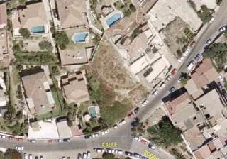 Terreno residencial en Calle islas canarias 48. Solar urbano en el palo