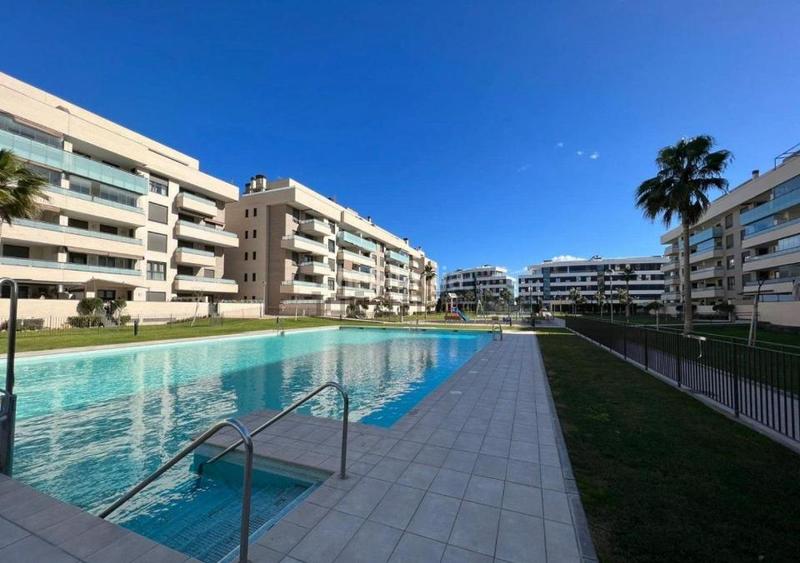 Foto 74426877-f029-40a8-ae08-9f2dfb0f62a3. Piso  de 3 dormitorios en Los Álamos Torremolinos