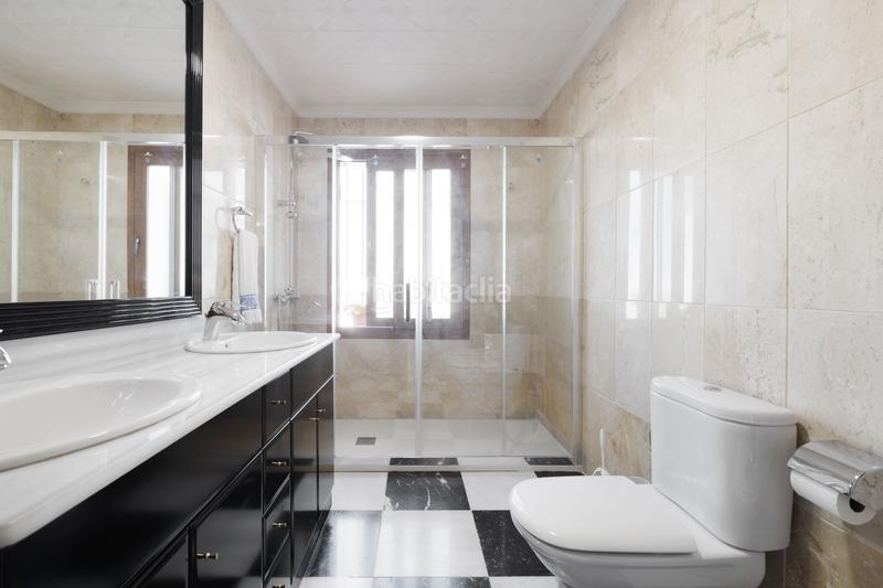Foto 196eb1b9-c928-44ec-8a1c-6d6d43eb9e7c. Chalet venta chalet independiente en puerto de la torre en Málaga