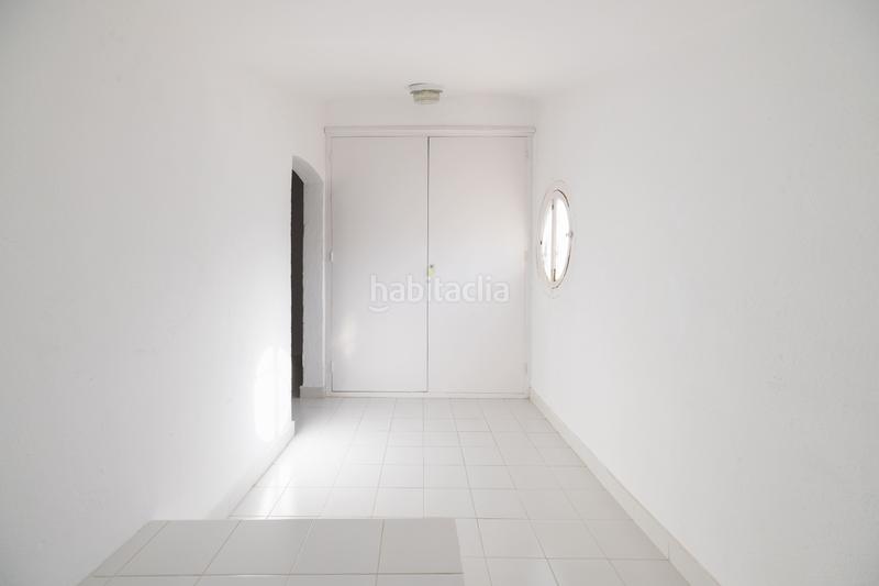 Foto 2a64e5d2-b6a8-40f2-8d90-3e51123f4043. Chalet venta chalet independiente en puerto de la torre en Málaga