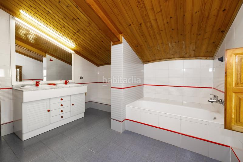 Foto ceab2f43-a526-432c-bf1e-c8e1232dcde4. Chalet venta chalet independiente en puerto de la torre en Málaga