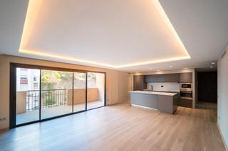 Piso en Pedregalejo - Morlaco. Venta de piso de lujo en cerrado de calderon
