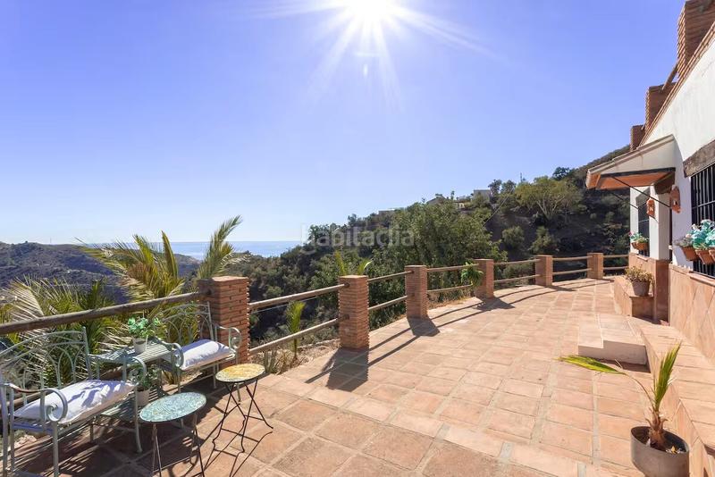 Foto 685394fd-f5d3-472b-9b11-6e75bc2c8892. Masia amb xemeneia calefacció aparcament a El Candado Málaga