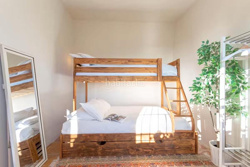 Foto e56c8054-a5db-4abf-95a9-37507817527c. Masia amb xemeneia calefacció aparcament a El Candado Málaga