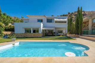 Xalet a Pinares de San Antón. Venta de villa independiente, pinares de san antón