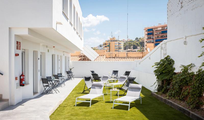 Foto 10f9652a-67e9-48bd-9db2-3d213094b30b. Edifici a El Palo Málaga