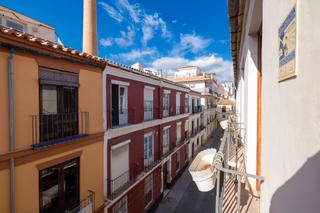 Apartament a La Goleta - San Felipe Neri. Venta de bonito apartamento junto calle carreteria