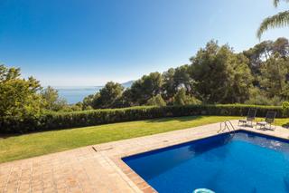 Xalet a Pinares de San Antón. Venta de exclusiva villa en pinares de san anton